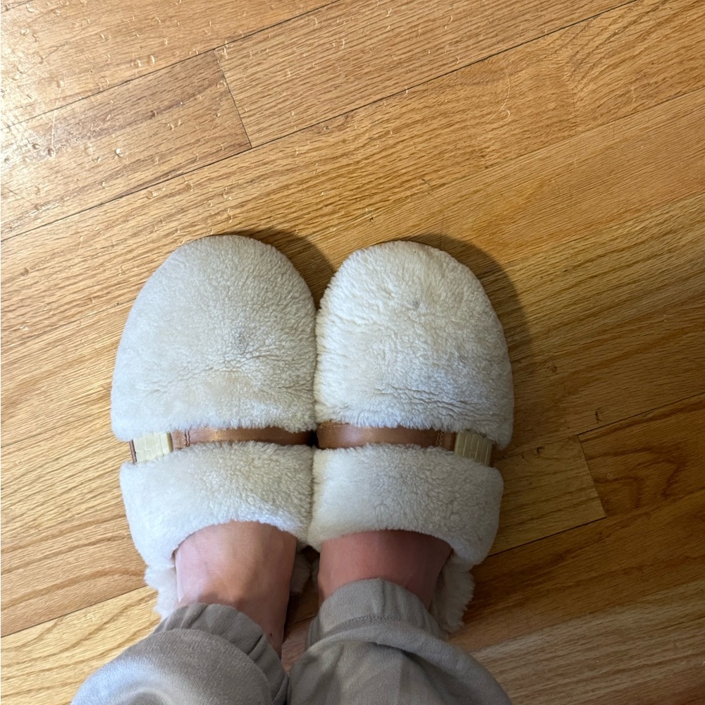 Women’s UGGS Cream Fuzzy Slippers